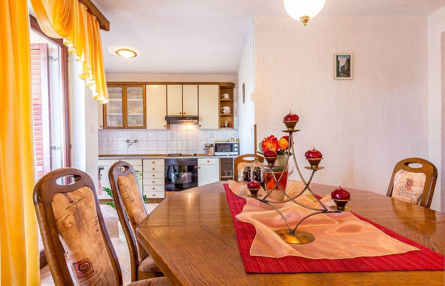 Ferienwohnung Mit Wlan, Klima, Parkplatz, Grill Und Grossem Garten Zum Fussball Spielen Gajana Екстериор снимка