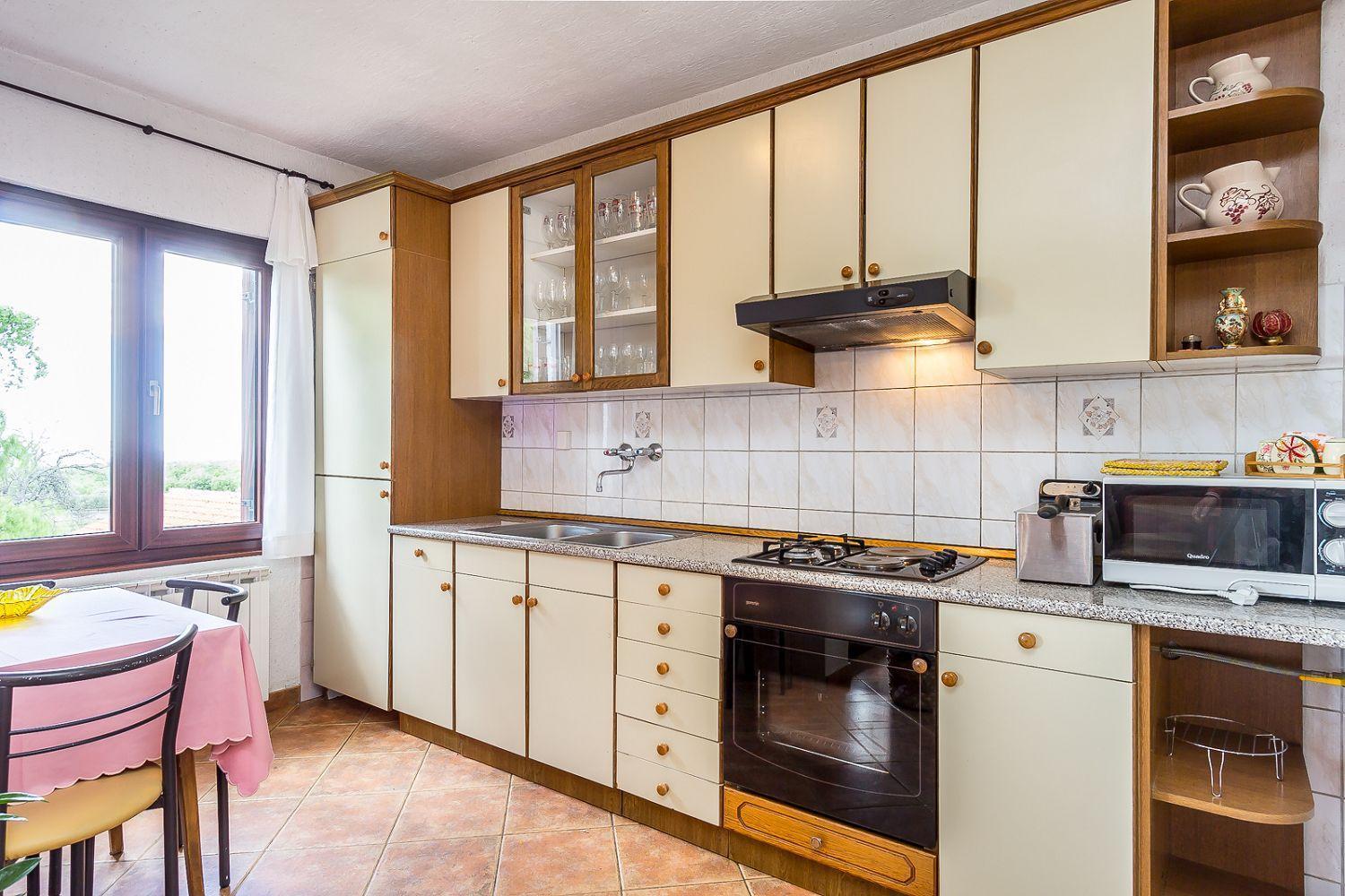 Ferienwohnung Mit Wlan, Klima, Parkplatz, Grill Und Grossem Garten Zum Fussball Spielen Gajana Екстериор снимка